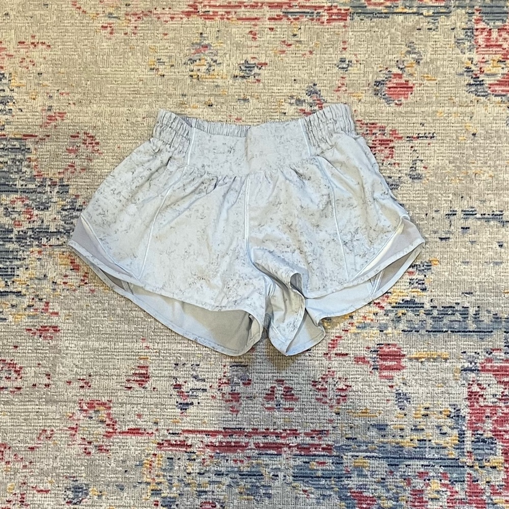 lululemon hotty hots 2.5 inch